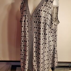 Kim Rogers Black and White Sleeveless Blouse 2X Curvy